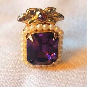 Coro Signed Set Emerald Cut Purple Amethyst Rhinestones Pearls Screw Back Earrin